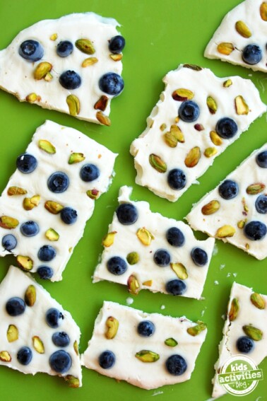 Blueberry and pistachio yogurt bars