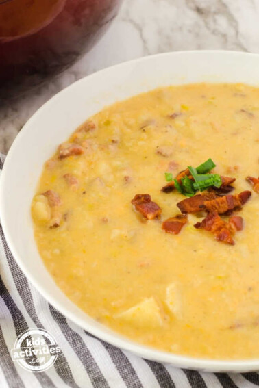 Deliciously Easy Potato Soup Your Entire Family Will Love