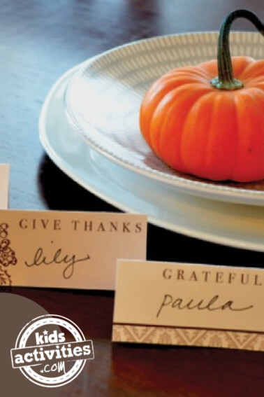 Printable Thanksgiving place cards for Thanksgiving dinner - Kids Activities