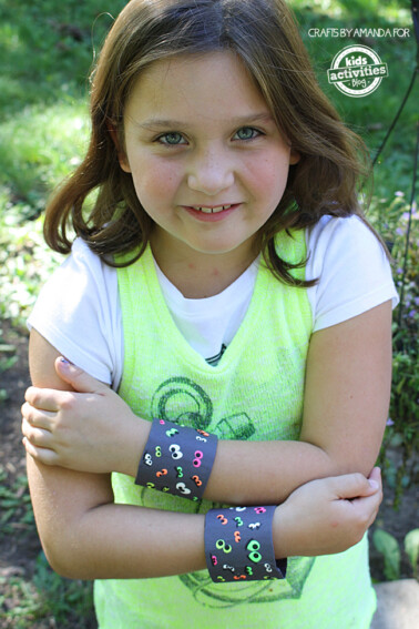 Your Child Will Love These Spooky DIY Halloween Bracelets